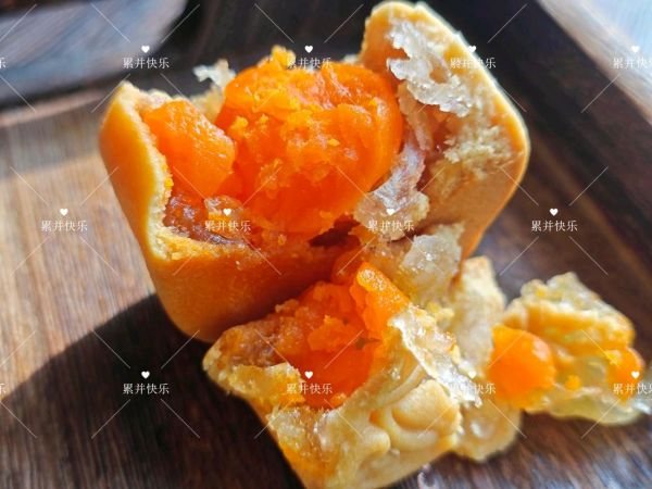 拉丝冰翅蛋黄月饼