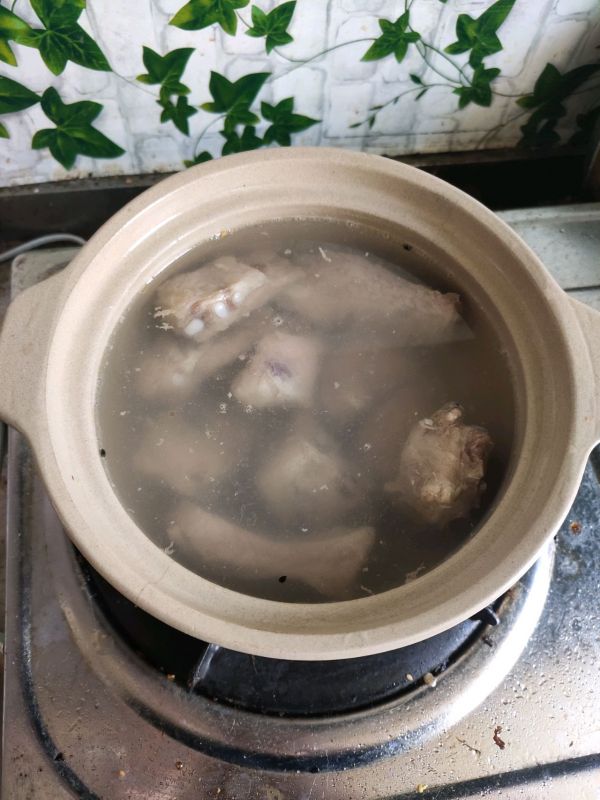 益气排骨萝卜汤