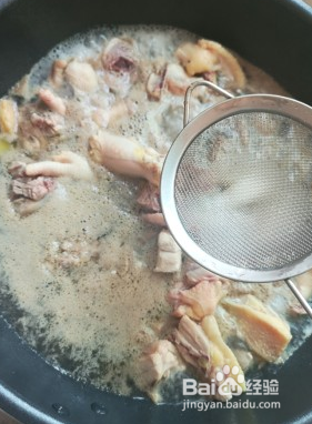 一个人如何做出美味的香菇炖鸡汤