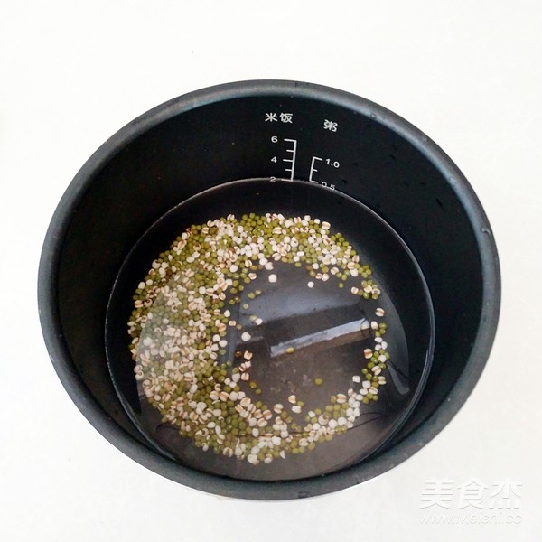 绿豆薏米甜汤