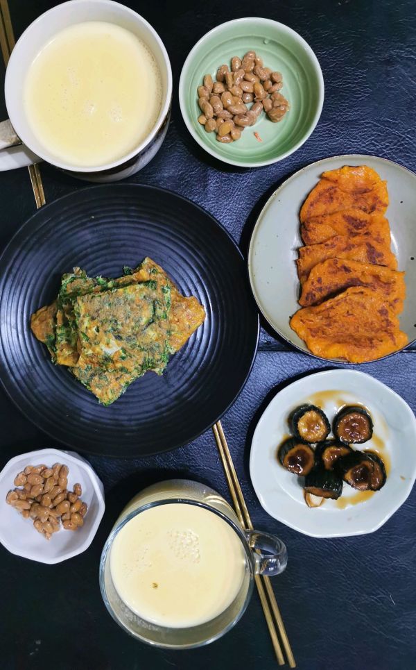 芹菜叶子鸡蛋饼