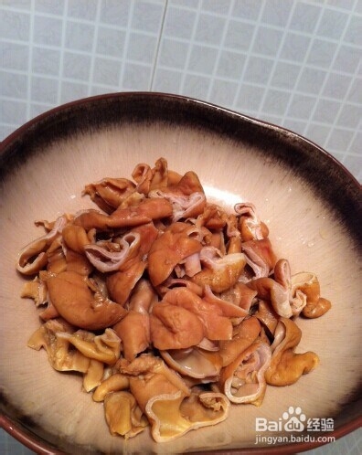 农家小菜尖椒肥肠