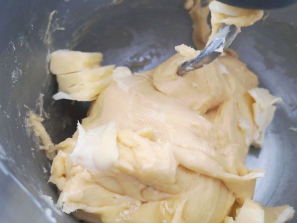 牛奶蛋黄手撕吐司