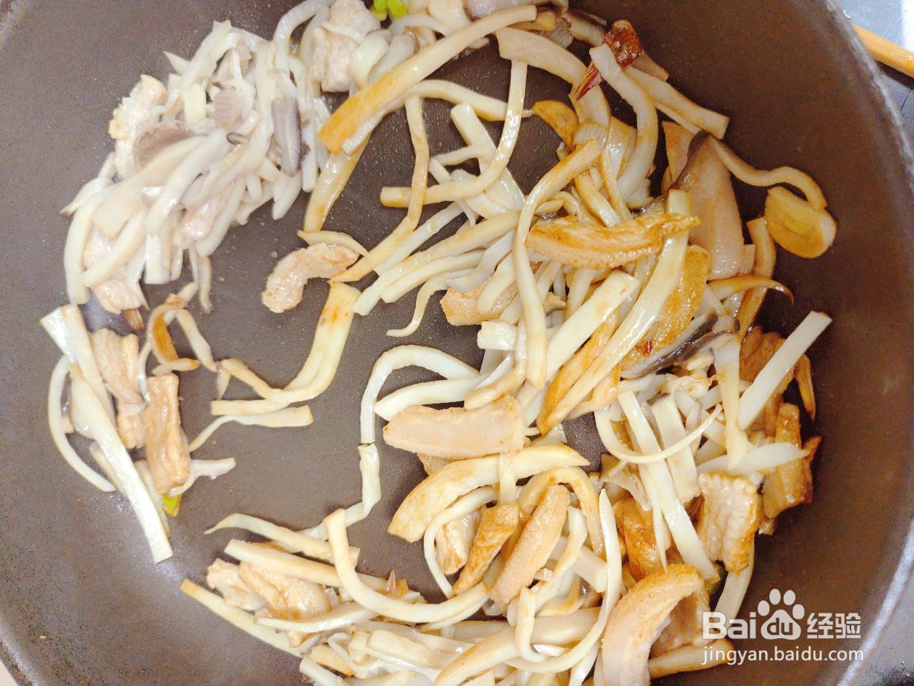 五花肉炒杏鲍菇的做法