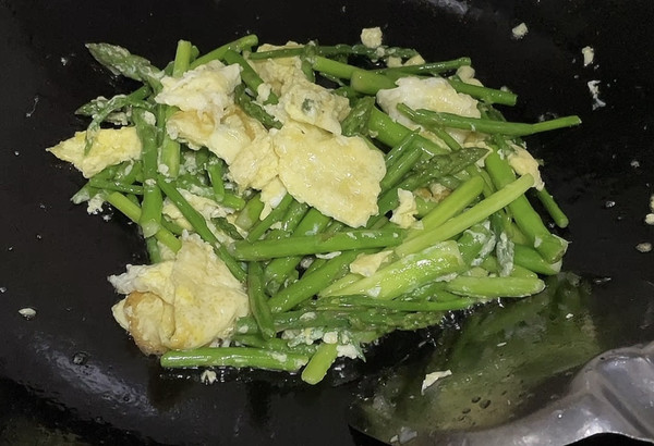 酱香鸡蛋炒芦笋尖