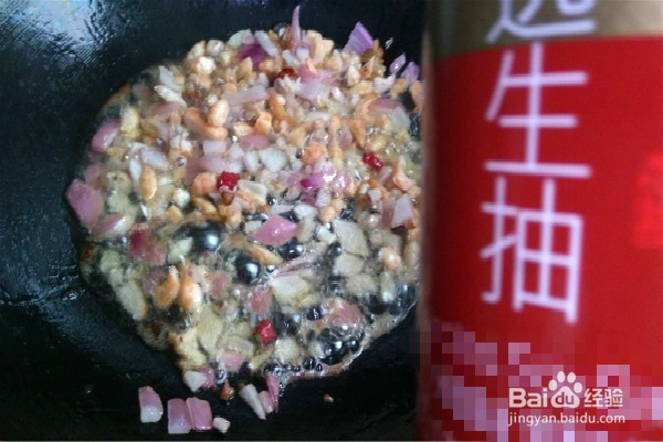 怎样才能做出超好吃的肉末、虾仁、蛋炒酱油饭