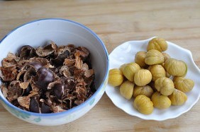 如何做无油香菇栗子鸡？