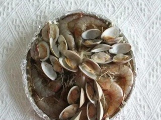 蒜蓉粉丝蛤蜊烤虾怎么做？