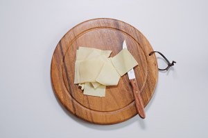 怎么做辣烤豆皮金针菇卷