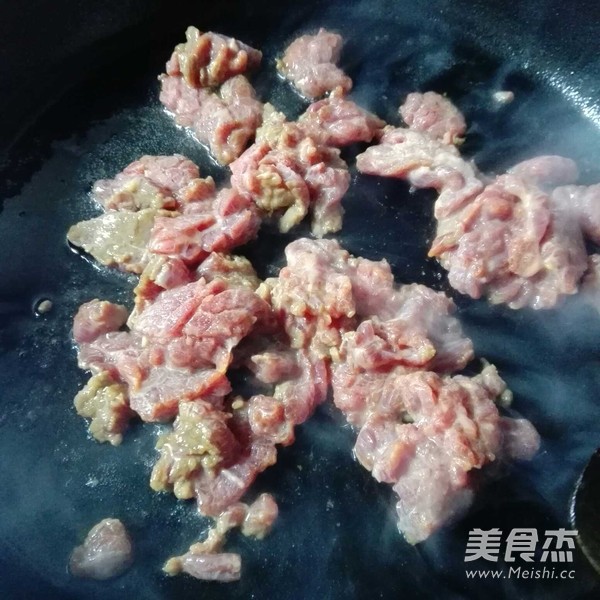 白蘑菇炒牛肉