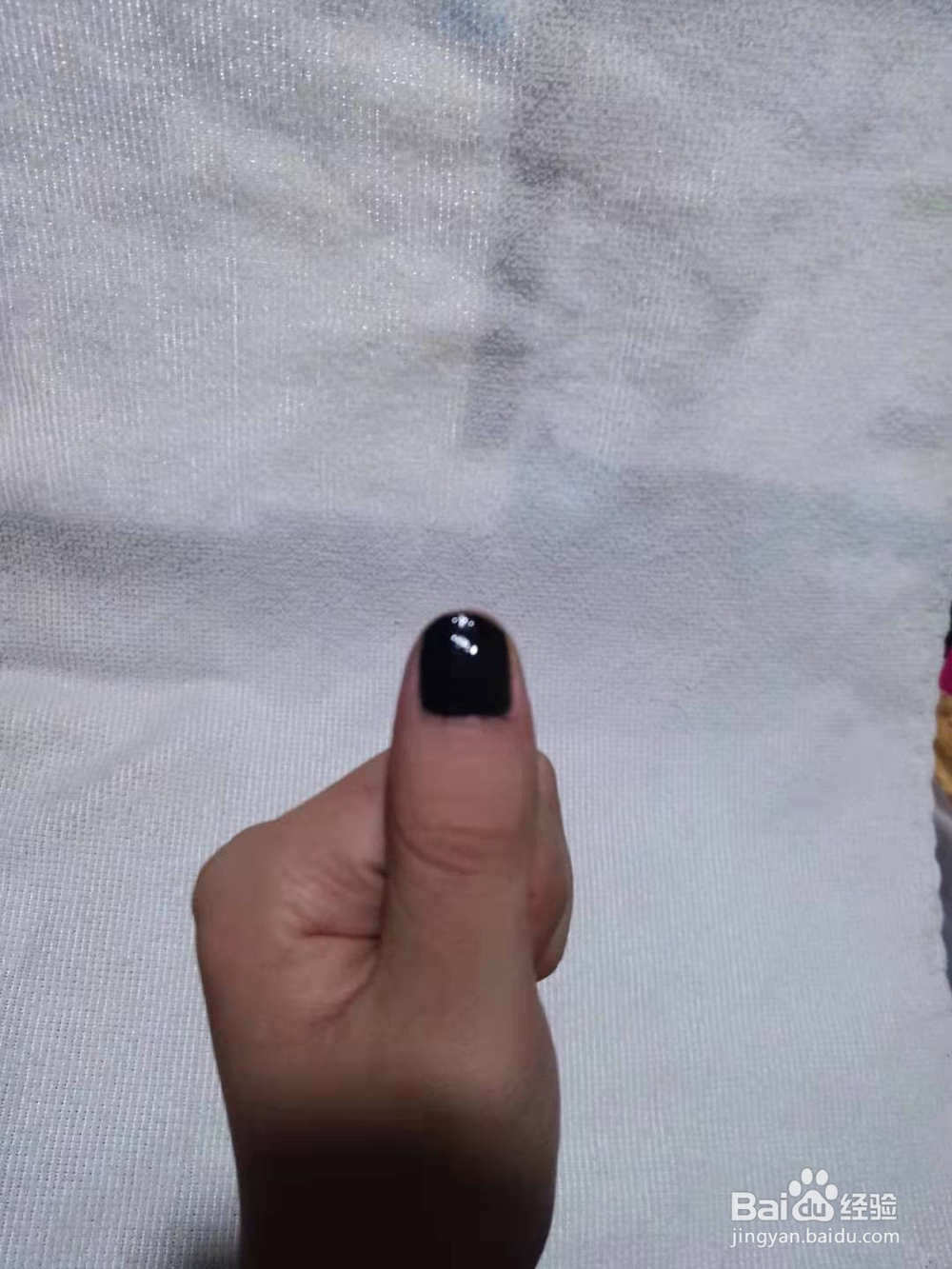 手残党是如何涂指甲油的