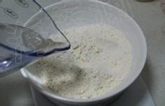 鸡蛋灌饼的做法。