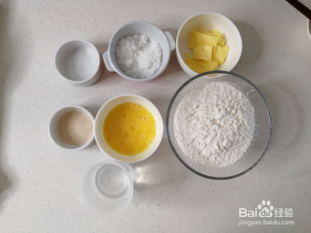 肠仔沙拉面包的做法