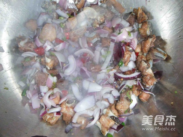 蒜香小排骨的做法