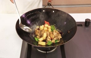 咖喱鸡块的营养做法