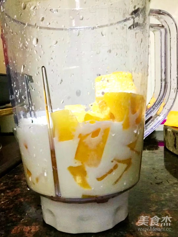 芒果奶昔的做法
