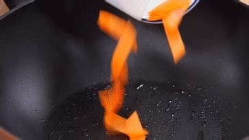 木耳腐竹小炒的做法