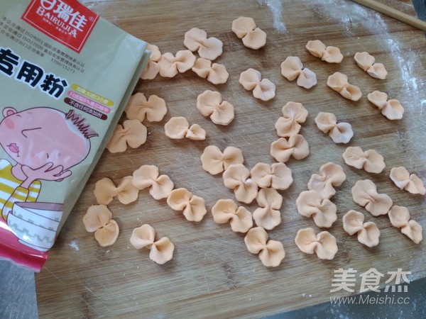 彩色蝴蝶面的做法