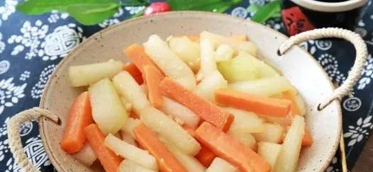 家常菜：炒胡萝卜