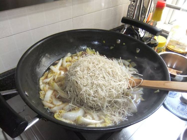 美味而又营养的白菜炖粉条，你会做吗