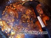 冰糖蹄花煨黄豆