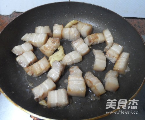 栗子红烧肉的做法