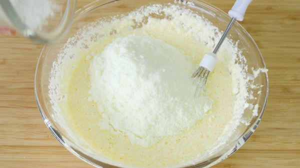 奶黄馅冰皮月饼啦