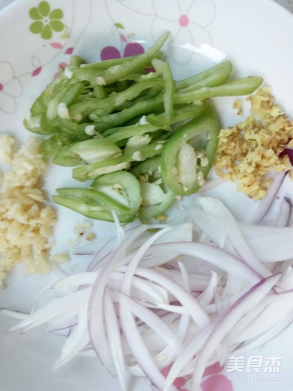 黑豆苗拌双菇