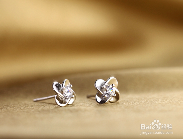 如何快速去除指甲油