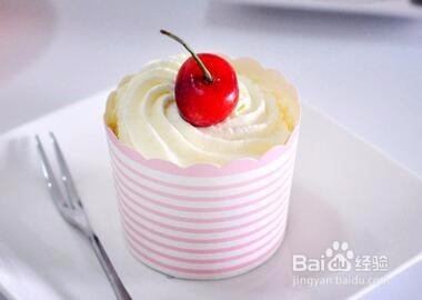 奶油纸杯蛋糕的做法 杯子蛋糕的制作教程