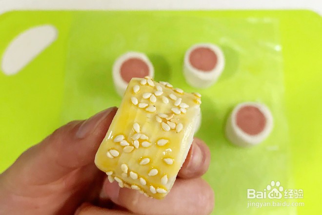 如何做美味的香肠飞饼卷