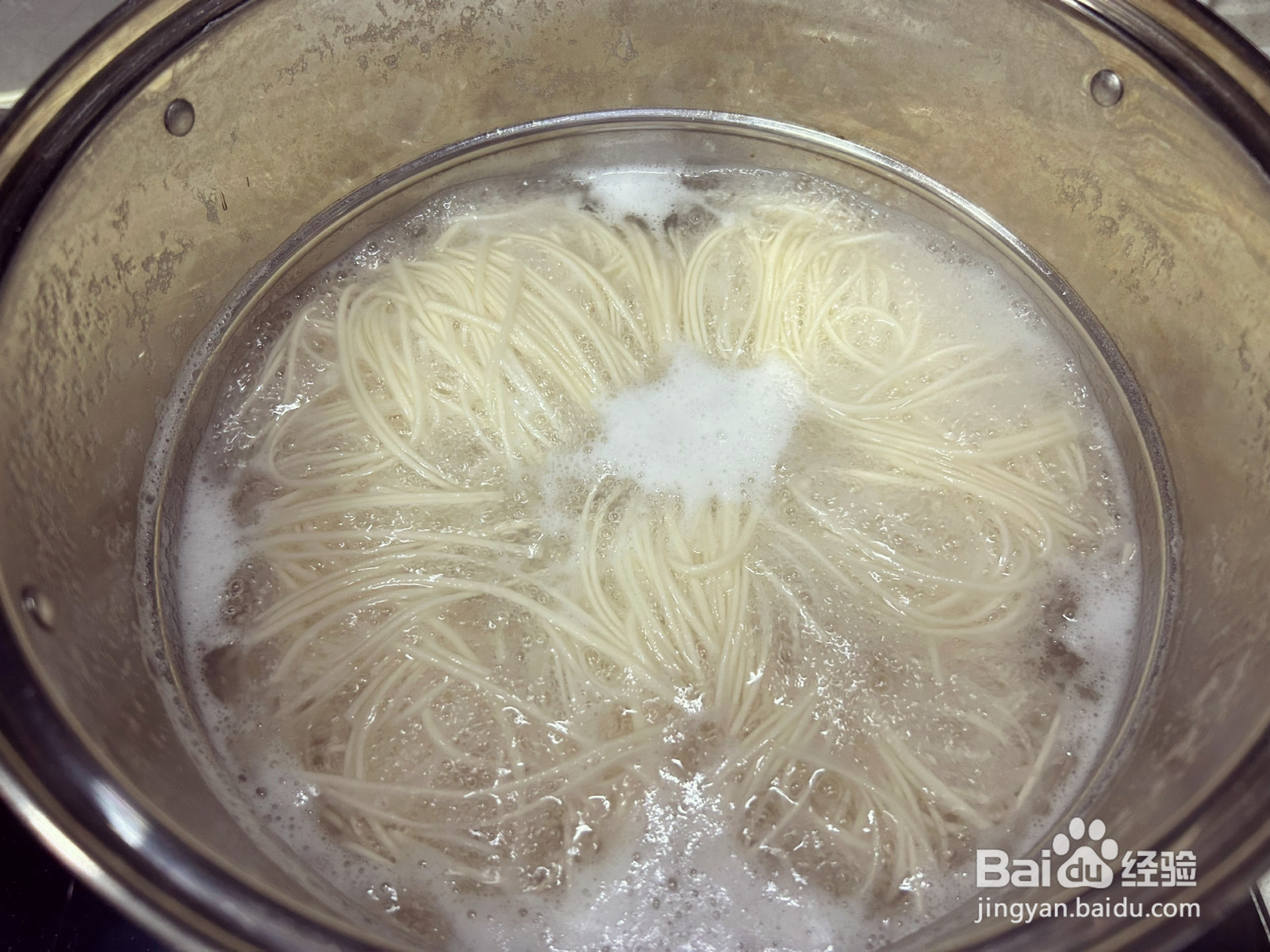 暖胃熨贴的丝瓜鸡蛋汤面的做法