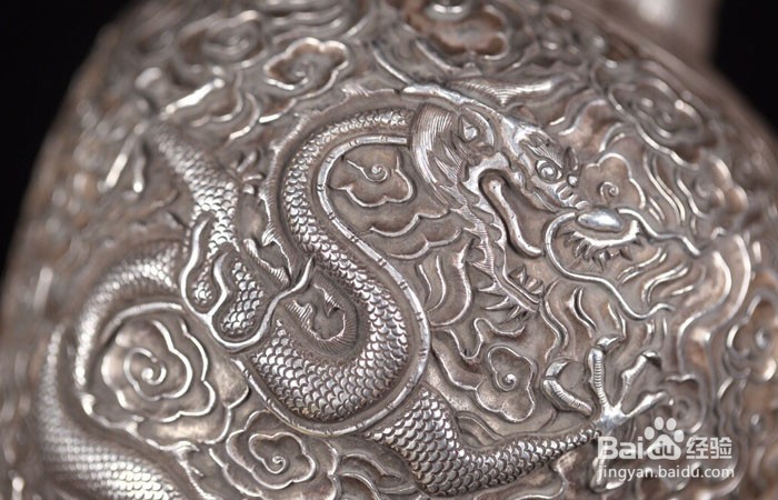 银器中的龙纹梅瓶如何欣赏