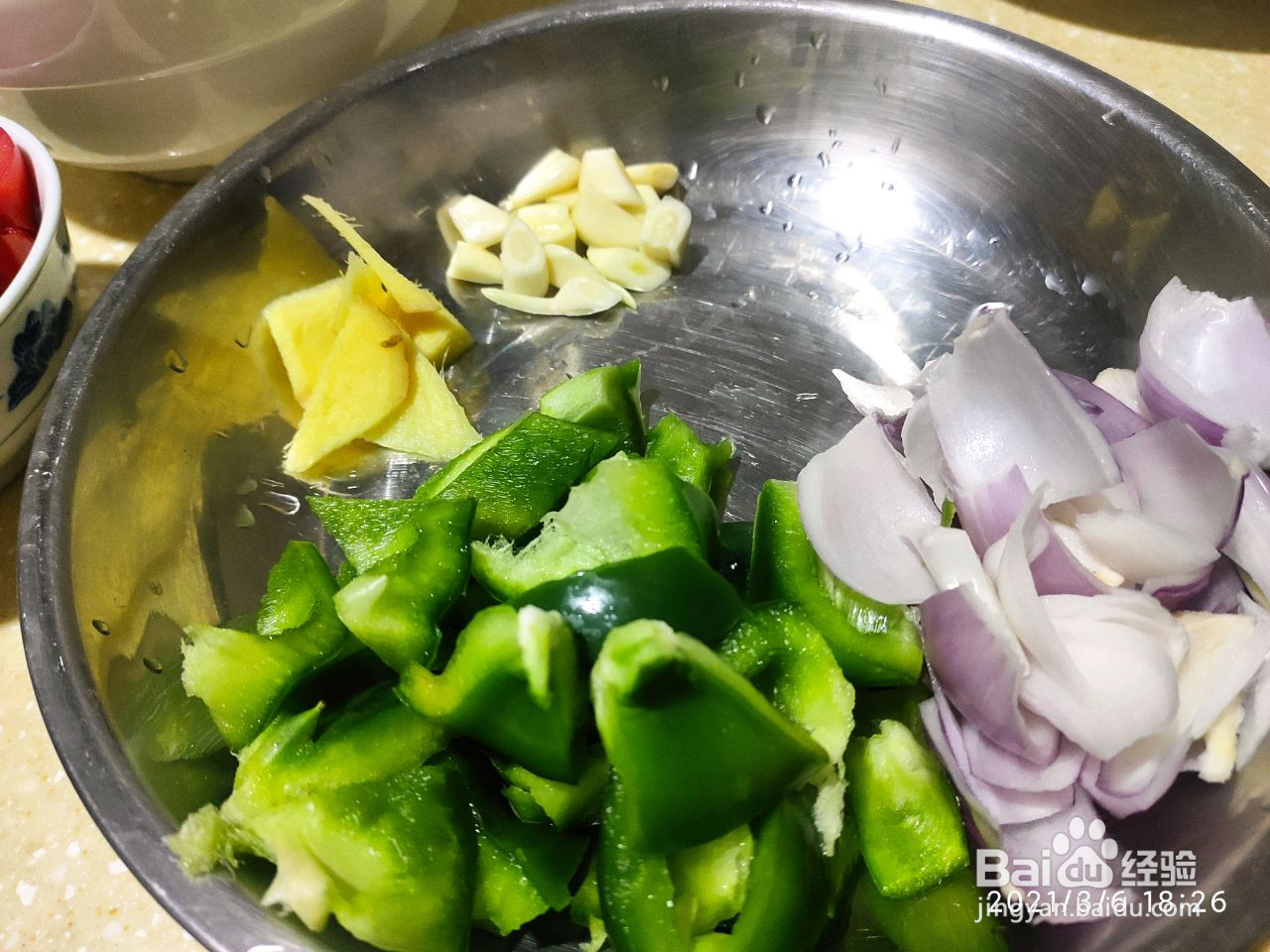 菠萝生炒骨的做法