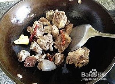 胡萝卜炖羊腿做法