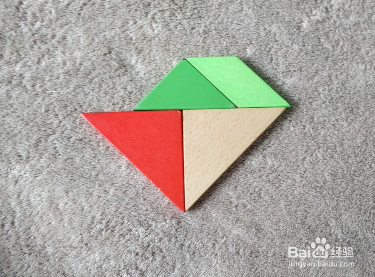 红姑娘果用七巧板怎么拼？