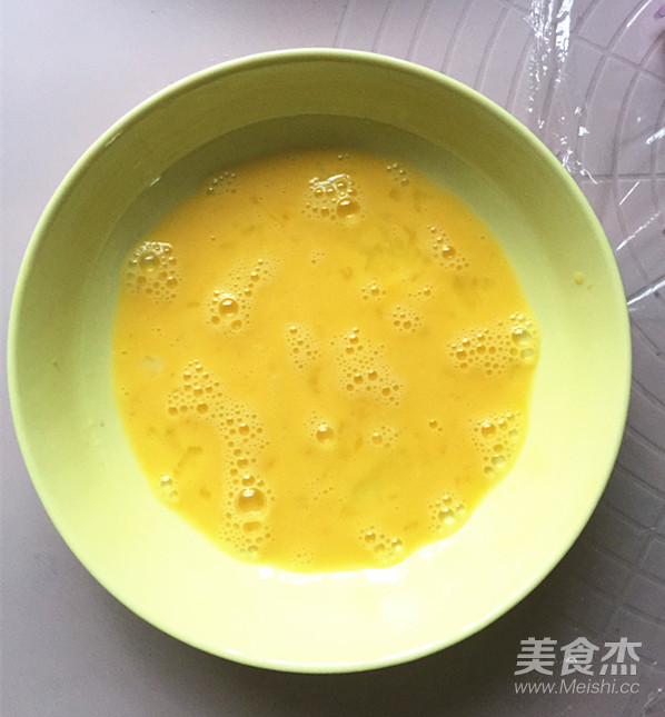 沙拉肉松吐司卷
