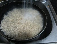 教大家肉片菜心炒面的做法