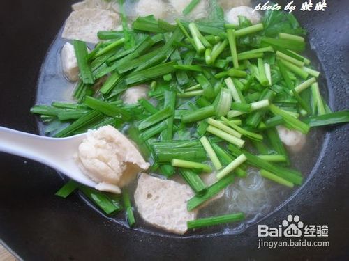 快手早餐——韭菜肉丸煮米粉