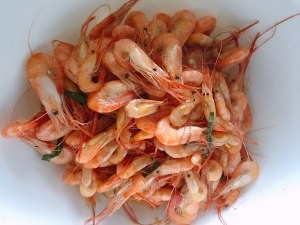 油爆小河虾的美味做法