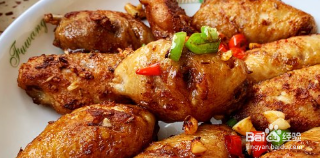 如何制作简单美味的蒜香鸡翅？