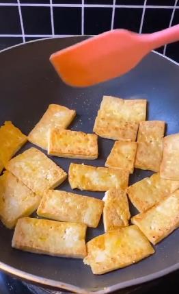 豆腐怎样做，比肉还好吃？