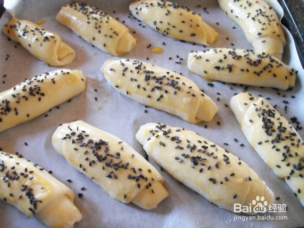 享受暖暖的午后阳光——芝麻小餐包