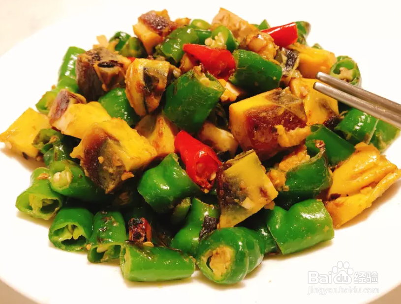 糯米椒爆炒三色蛋丁