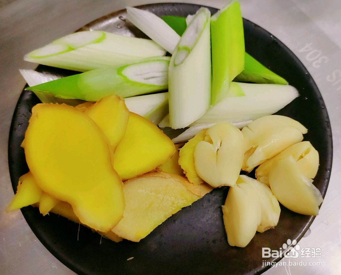 酸辣柠檬鸡爪的做法