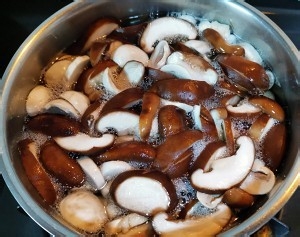 家常炒双菇的做法