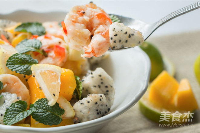 超清新的鲜虾水果沙拉