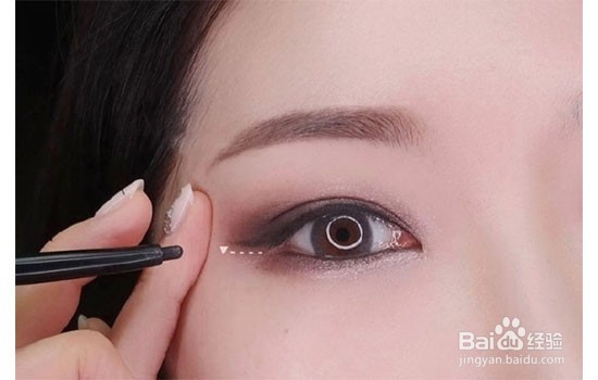 韩式小烟熏妆的画法 迷人party妆