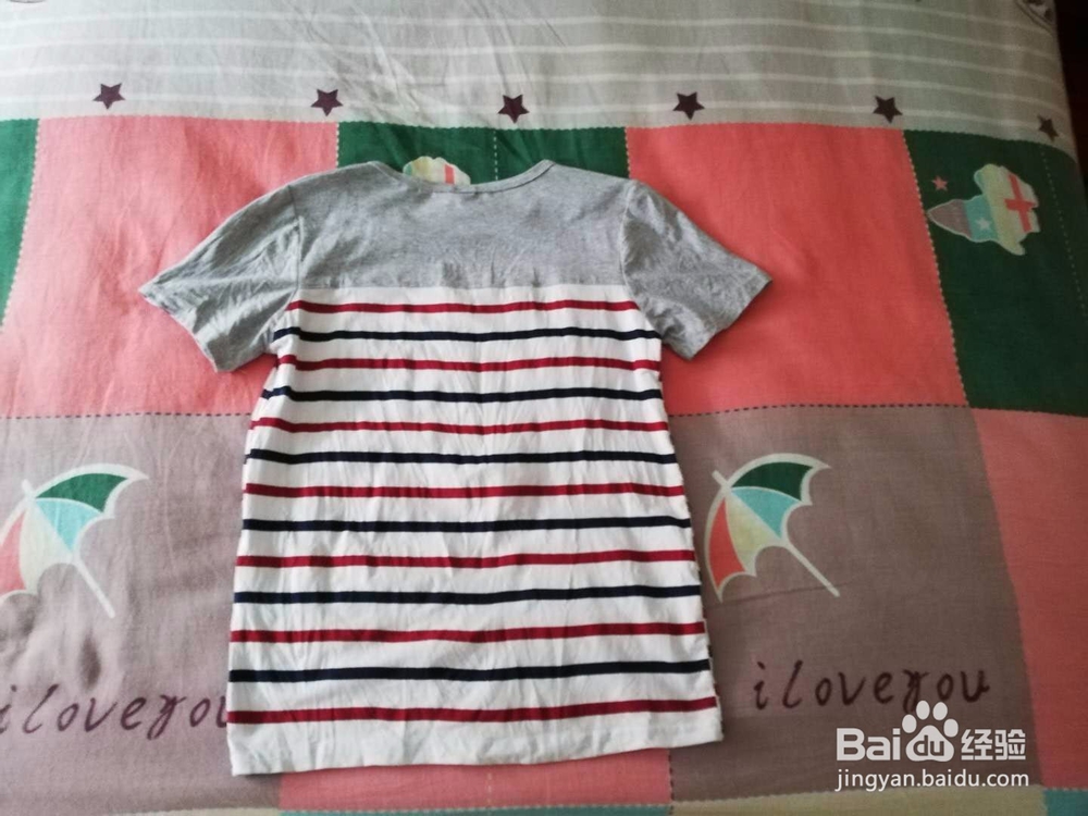 T恤衫怎么叠整齐好看