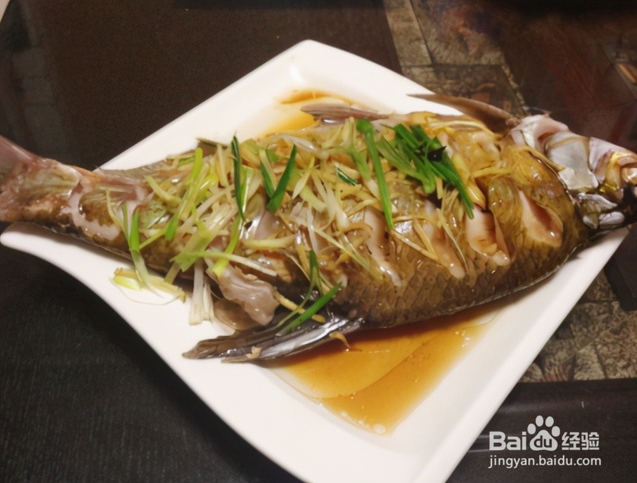 家庭自制清蒸鲈鱼